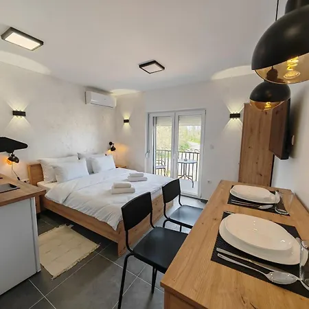 2 Apartment *
